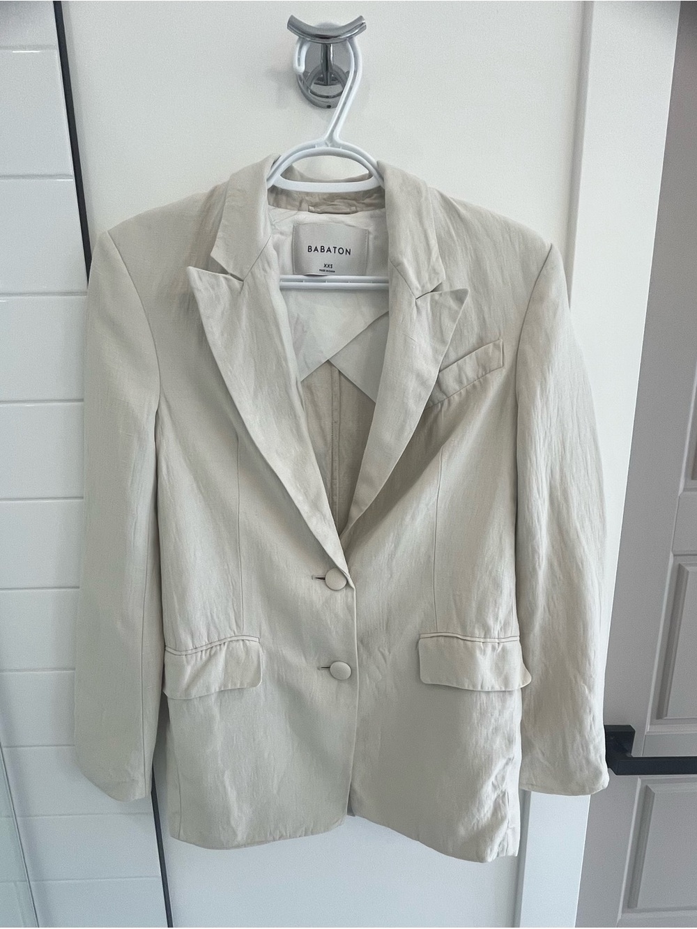 Babaton Women's Light Cream Single-Button Blazer